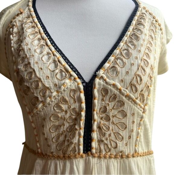 Akemi + Kin Anthropologie Embroidered Top - XS - Picture 4 of 6